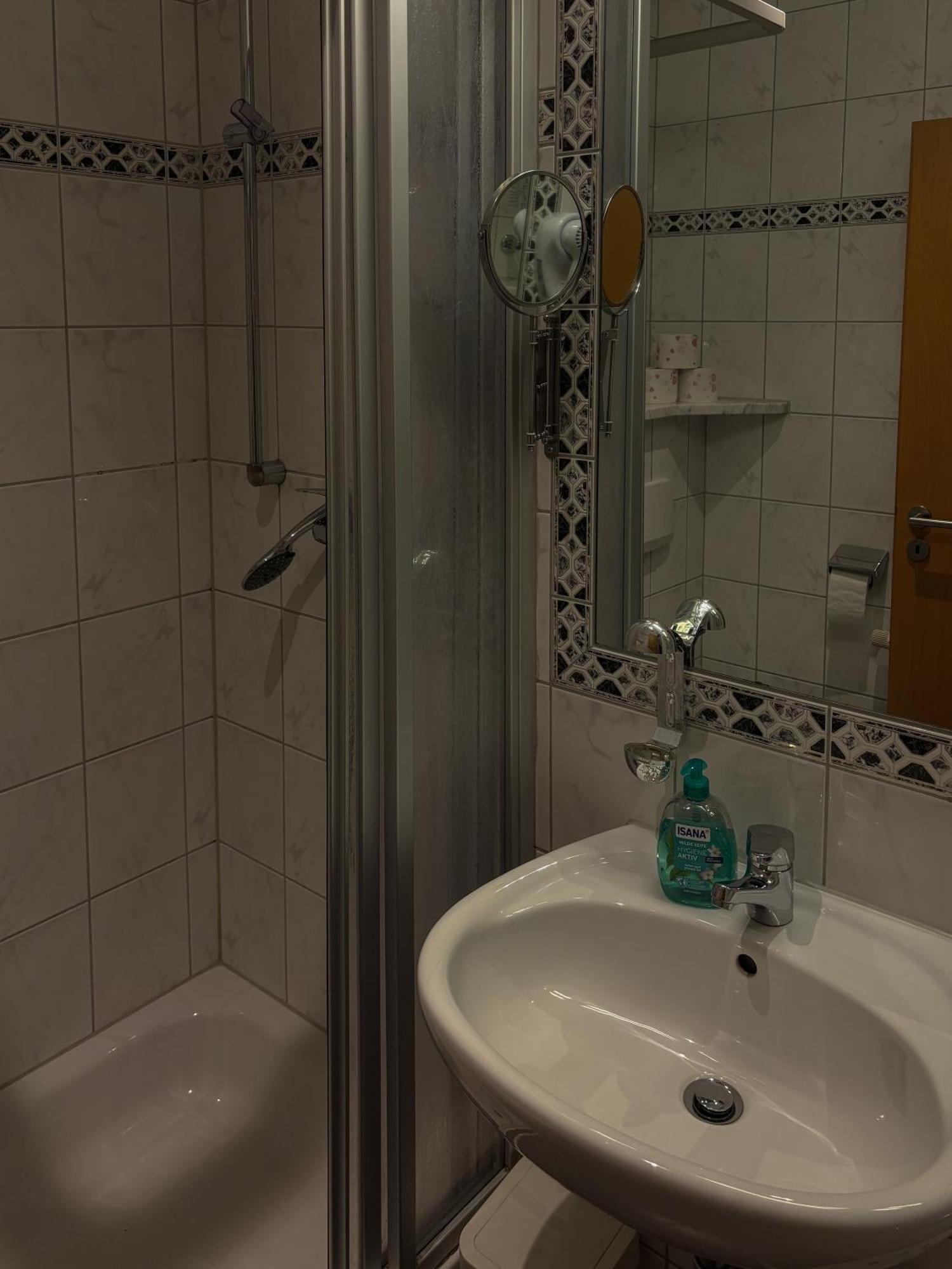 Stadthotel Kolpinghaus - Vier Ecken Werne Esterno foto